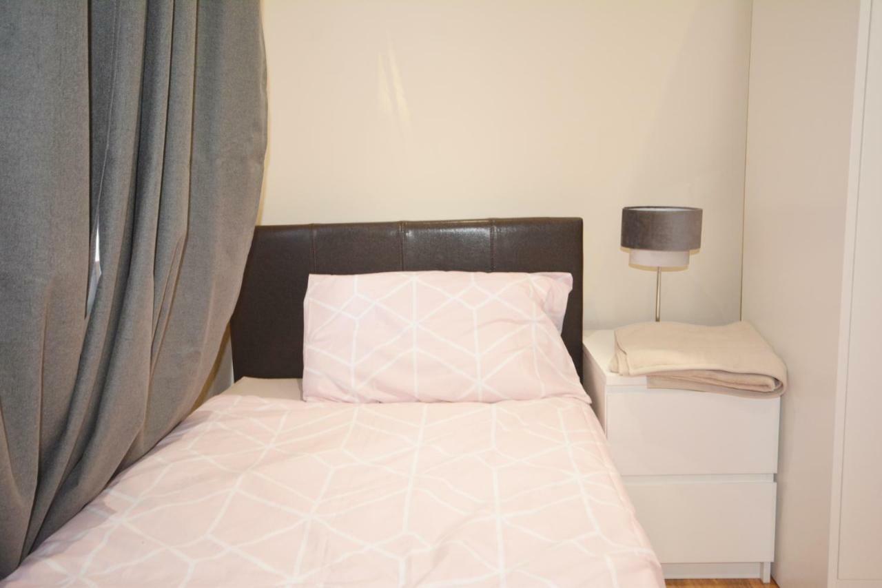 London Modern 4 Bedroom Apartment Exterior foto