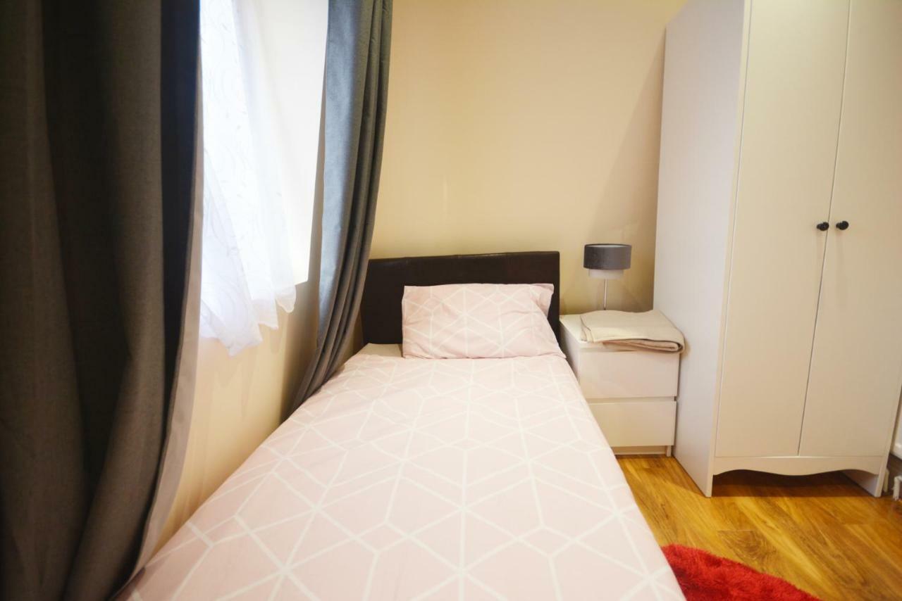 London Modern 4 Bedroom Apartment Exterior foto